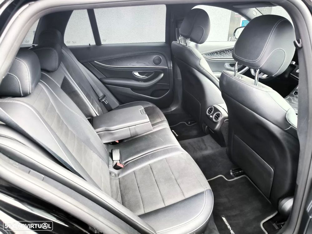 Mercedes-Benz E 300 de AMG Line - 22