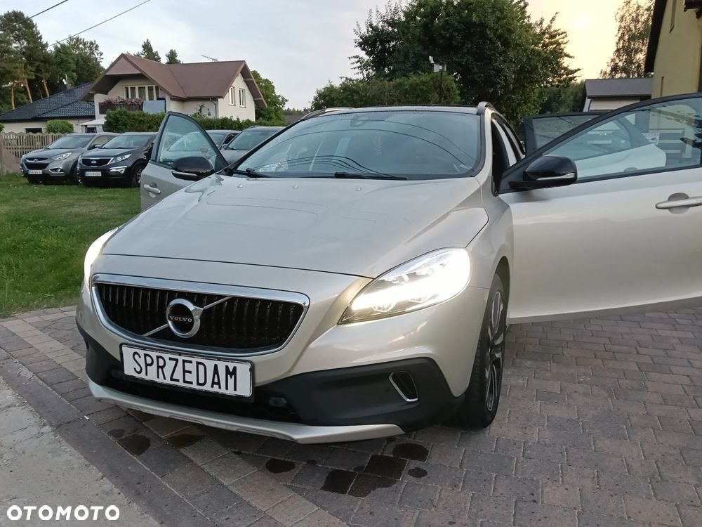 Volvo V40 Cross Country D3 Drive-E SCR Momentum - 23