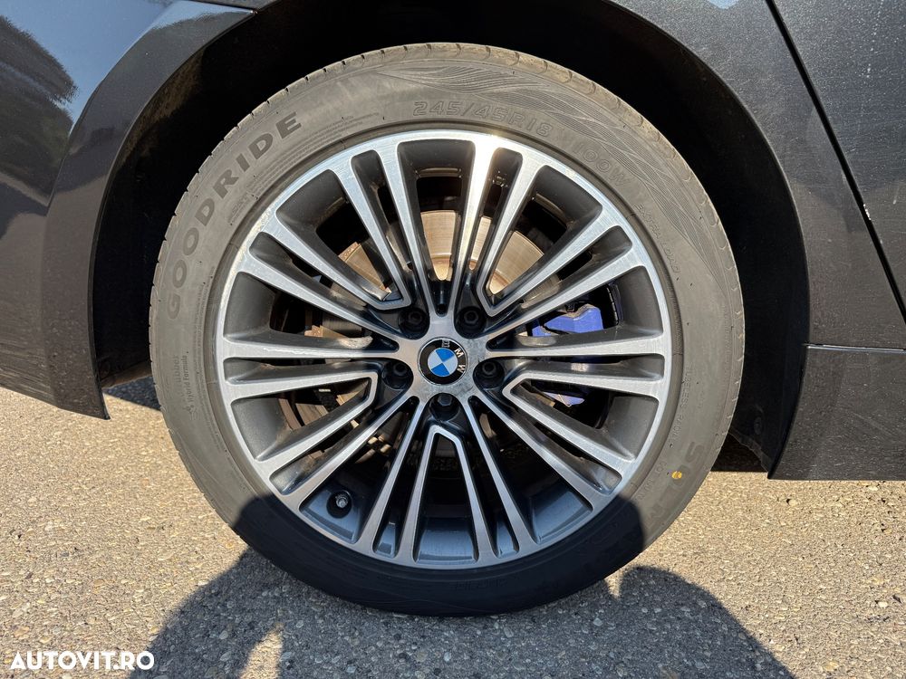 BMW Seria 5 520d AT - 26