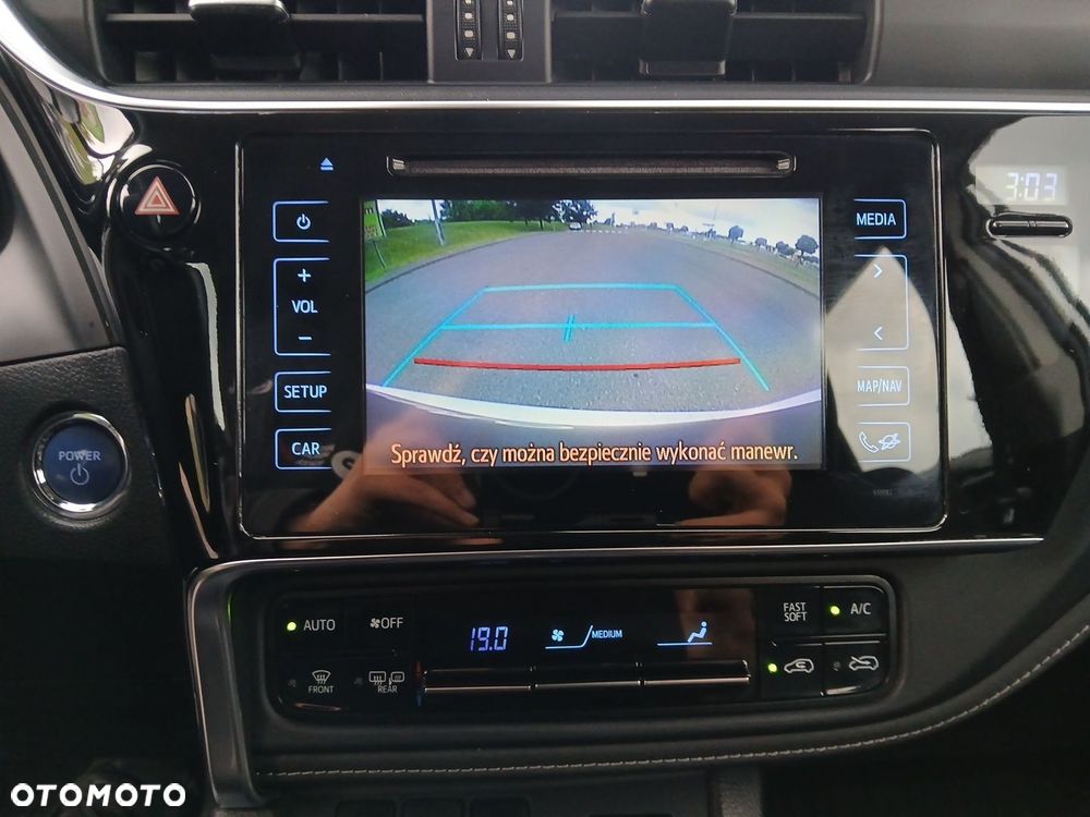 Toyota Auris Hybrid 135 Premium - 33