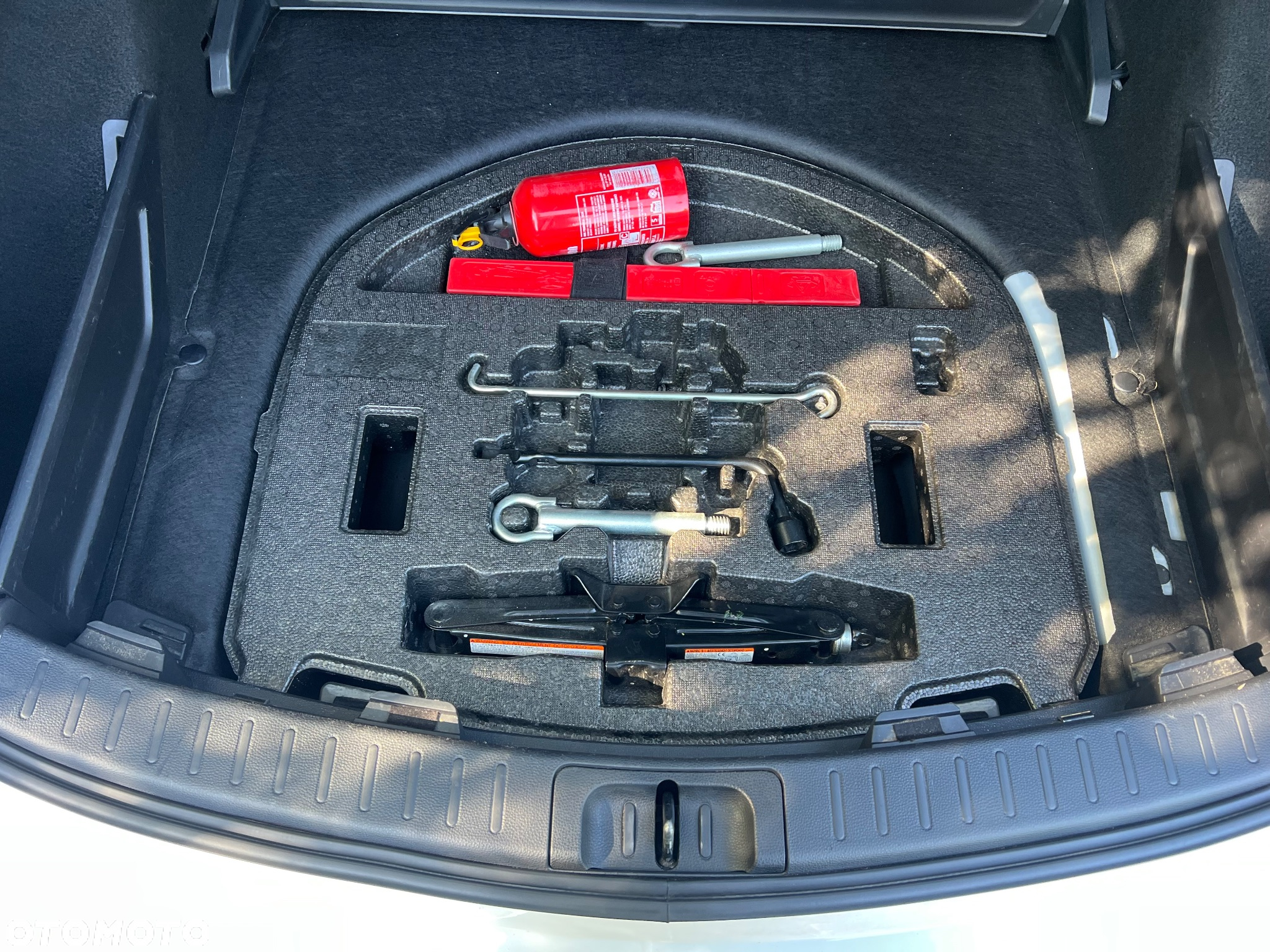 Toyota Corolla 1.8 Hybrid Active - 28