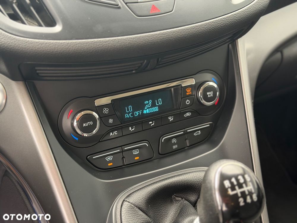 Ford Kuga 2.0 TDCi FWD Titanium - 9