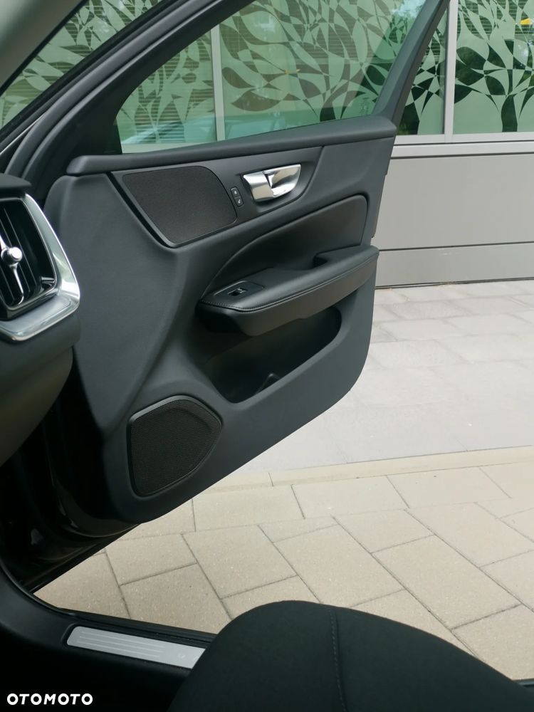 Volvo V60 B4 D Momentum - 13