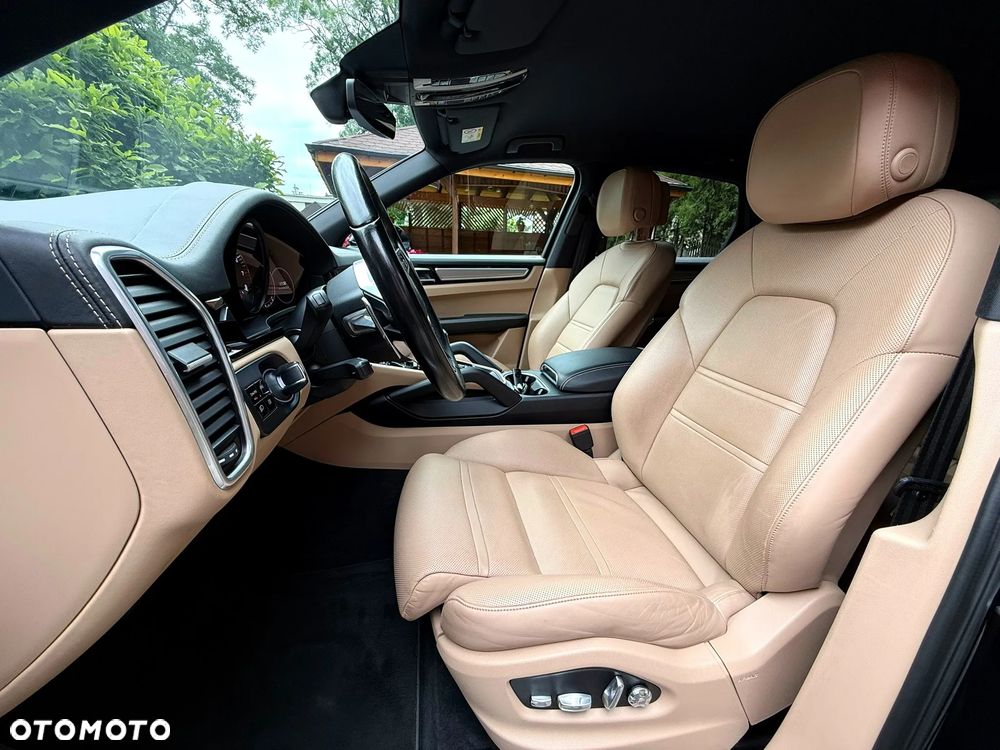 Porsche Cayenne S - 18