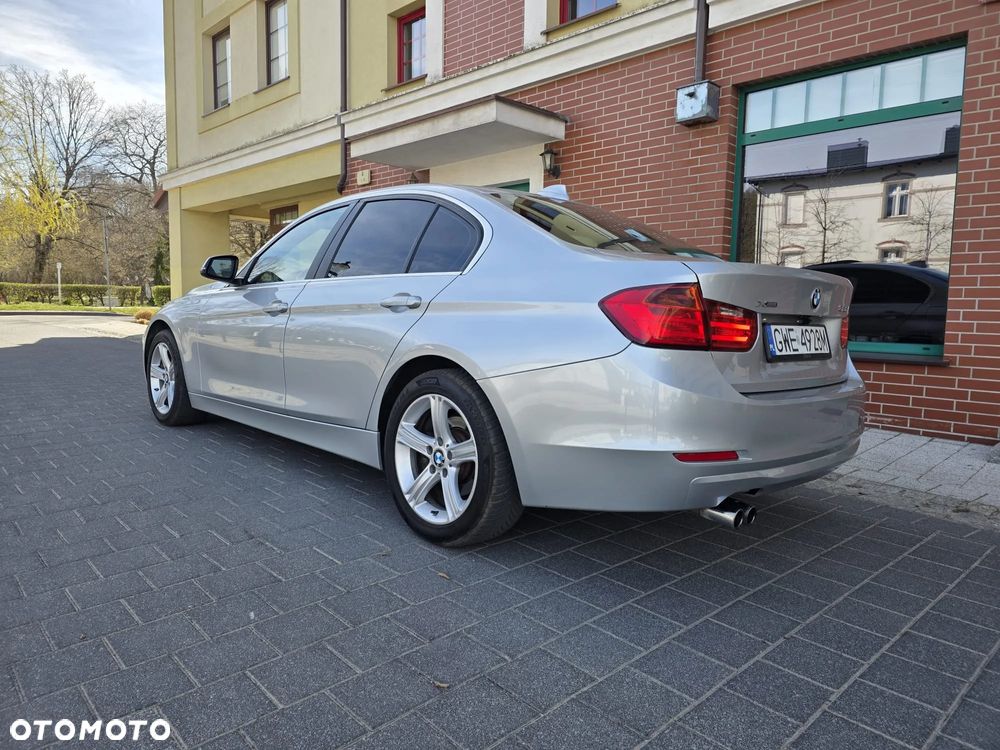 BMW Seria 3 328i xDrive - 5