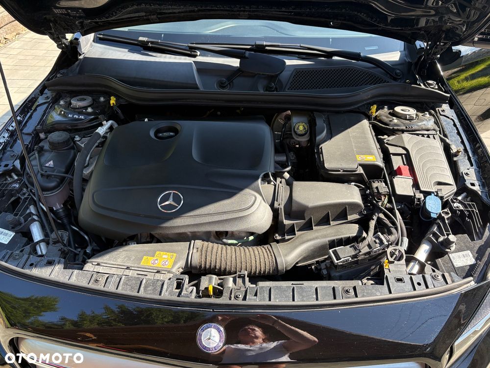 Mercedes-Benz GLA - 25