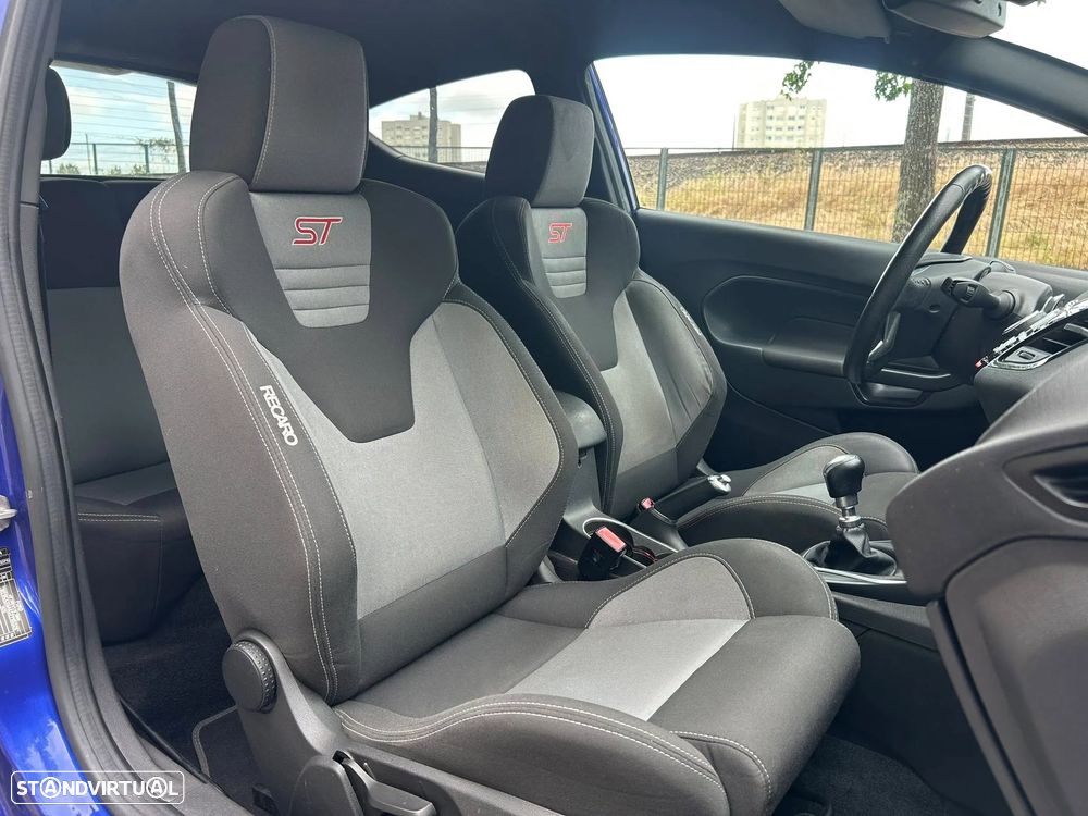 Ford Fiesta 1.6 EcoBoost ST - 14