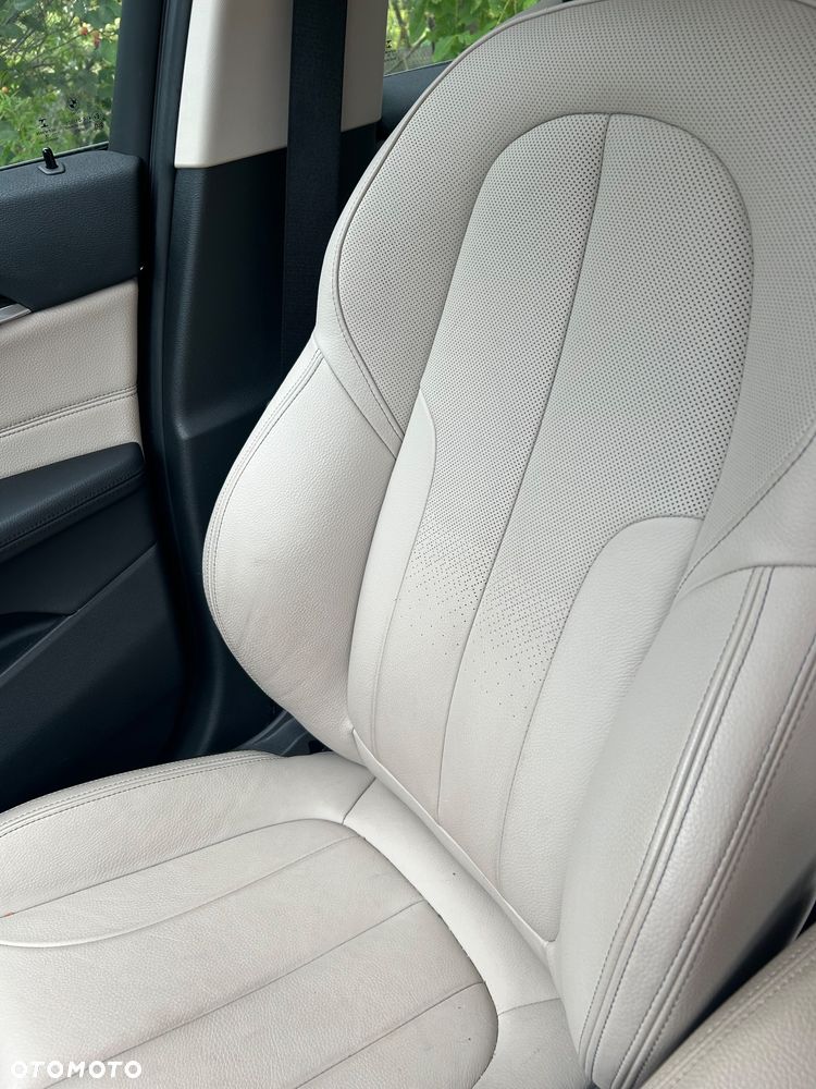 BMW X1 xDrive20i Sport Line - 9