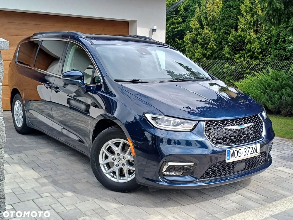 Chrysler Pacifica - 1