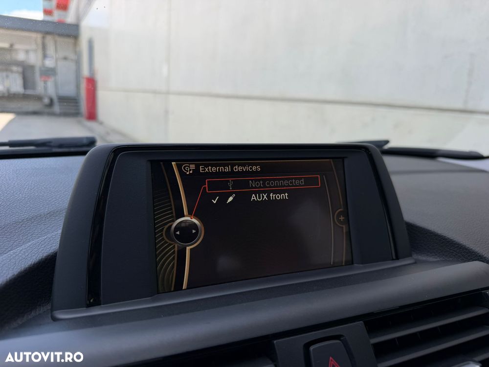 BMW Seria 1 116i Sport Line - 24