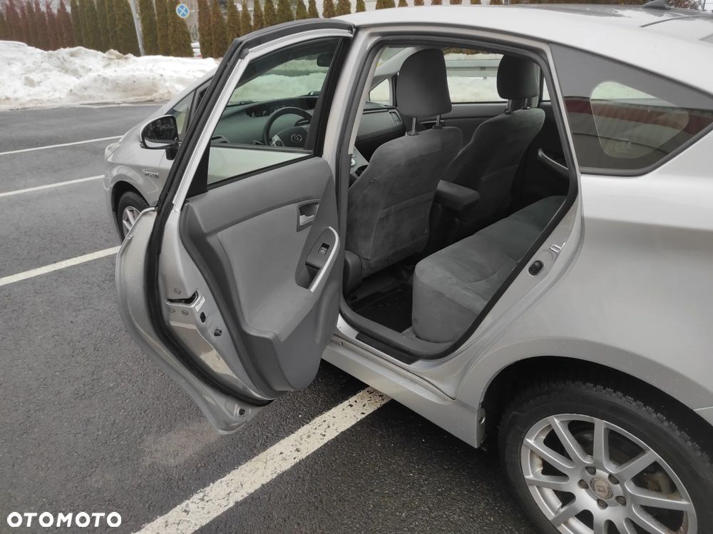 Toyota Prius (Hybrid) Life - 12