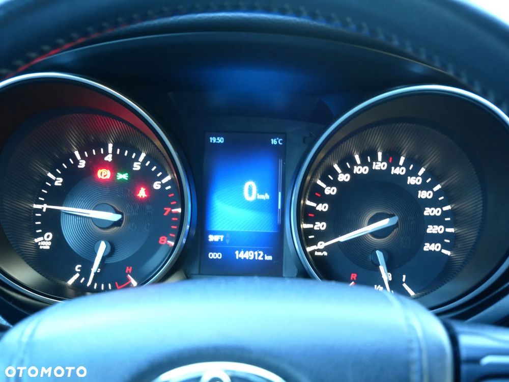 Toyota Avensis 1.8 Premium - 37