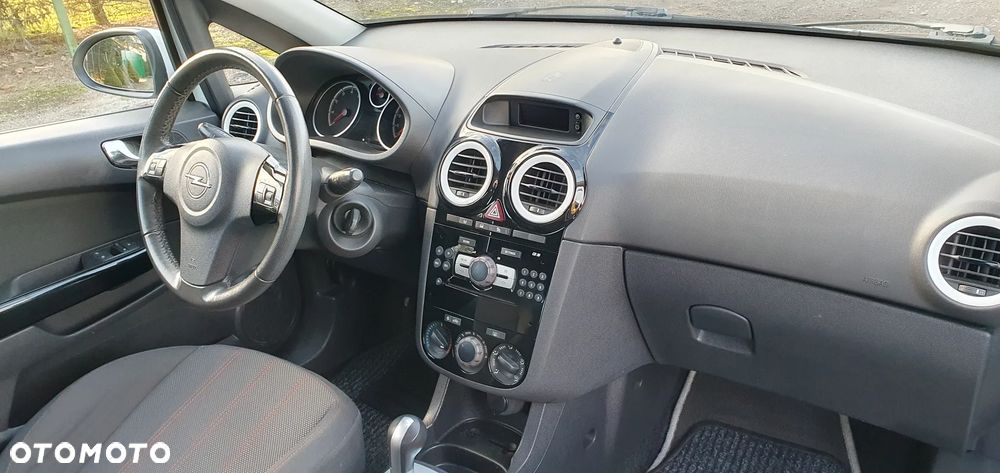 Opel Corsa 1.2 16V Cosmo EasyTronic - 12