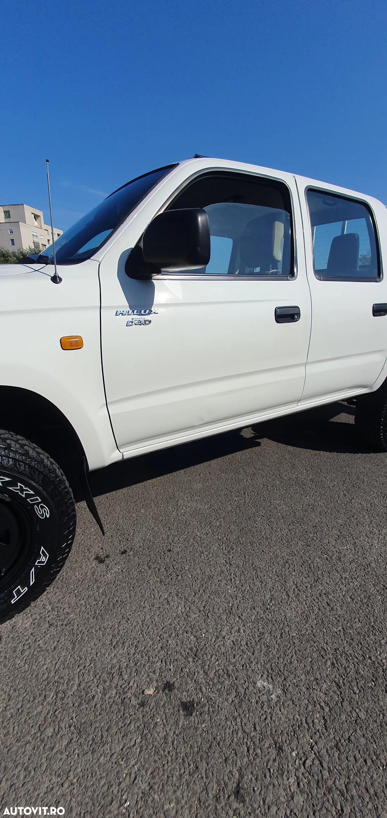 Toyota Hilux 4x4 Double Cab Special - 3