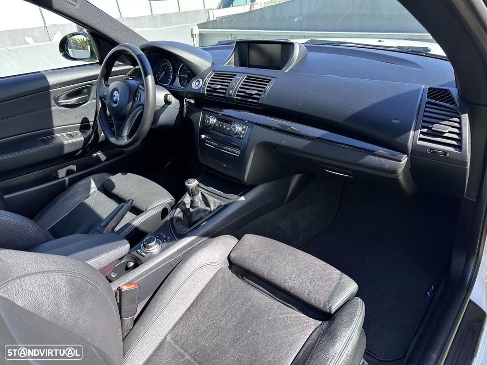 BMW 120 d Limited Edition Lifestyle c/ M Sport Pack - 57