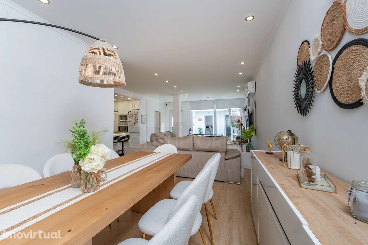 Moradia T3 Remodelada com, Espaço Exterior em Salvaterra de Magos - Grande imagem: 2/37