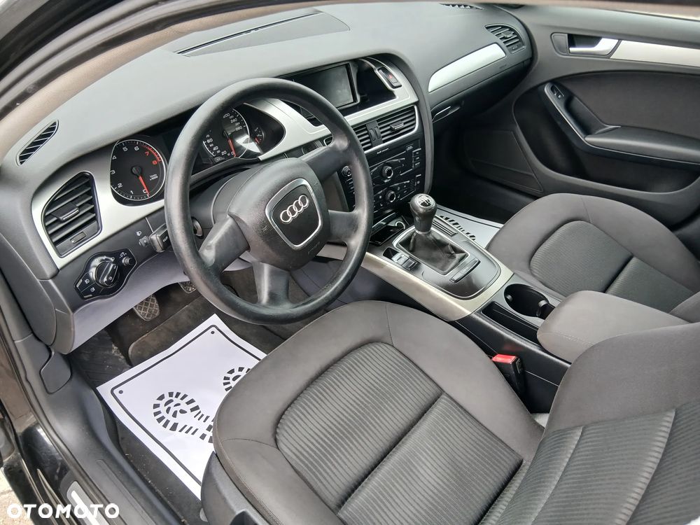 Audi A4 Limousine - 7
