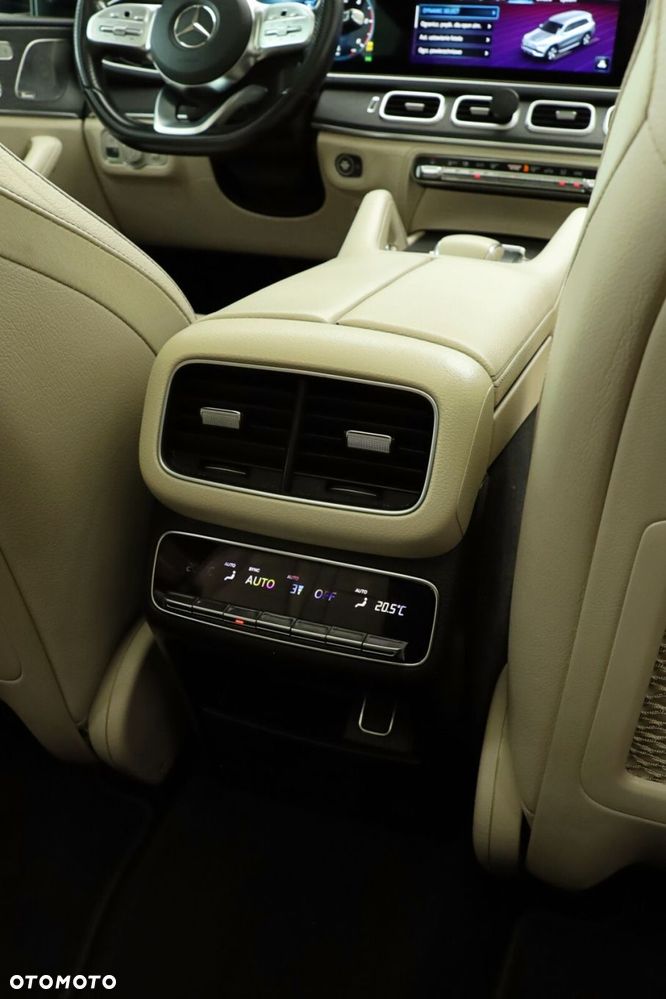 Mercedes-Benz GLS - 22