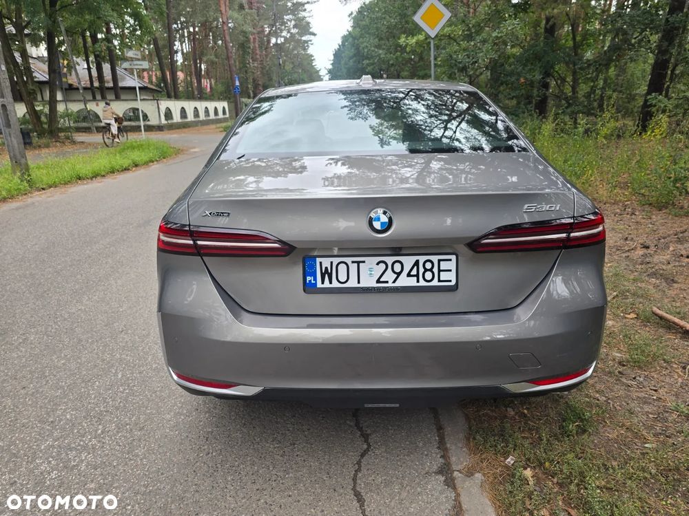 BMW Seria 5 530i xDrive mHEV - 10