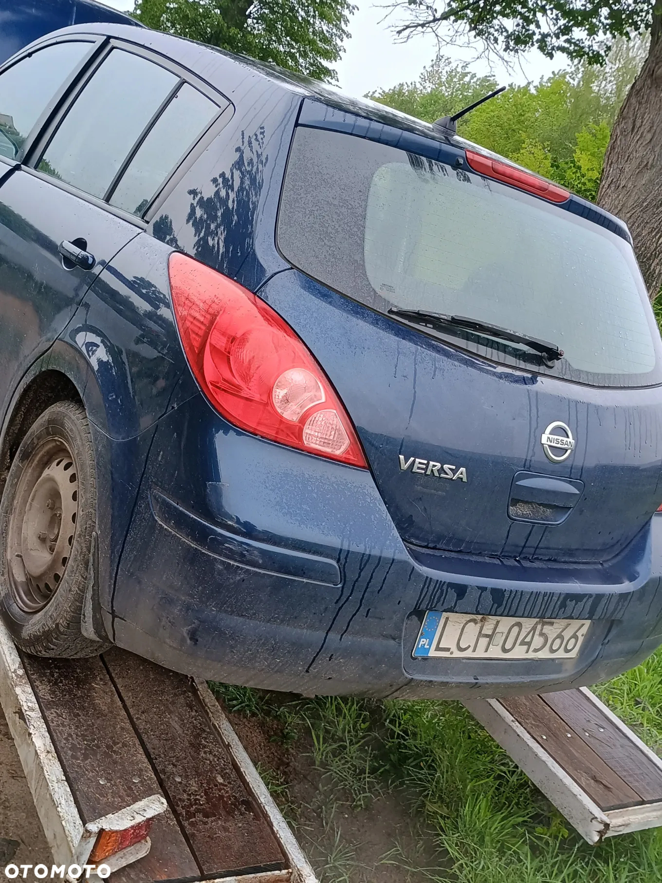 NISSAN TIIDA VERSA  DZRZWI MASKA błotnik chłodnica - 3