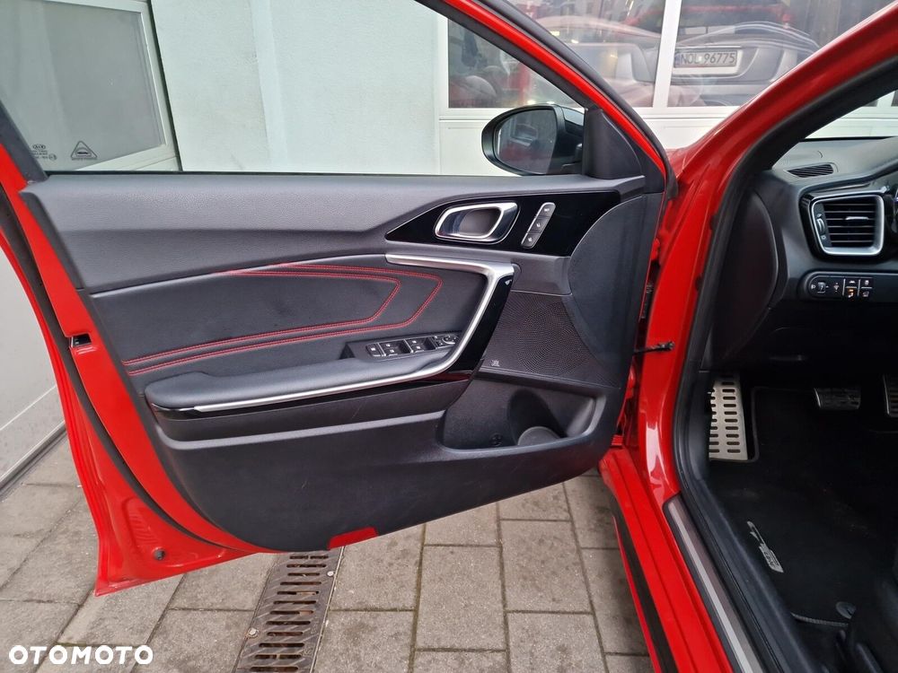 Kia ProCeed 1.6 T-GDI GT DCT - 10