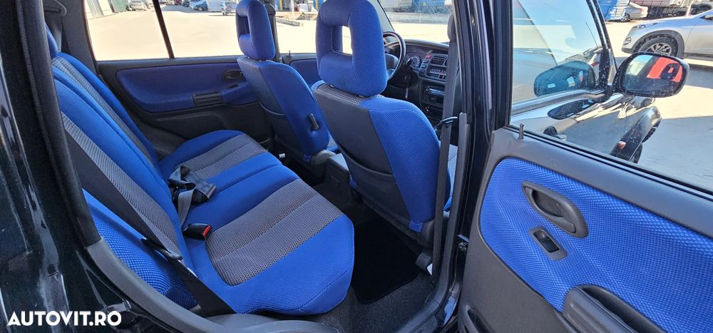 Suzuki Grand Vitara 2.0 Comfort Style - 16