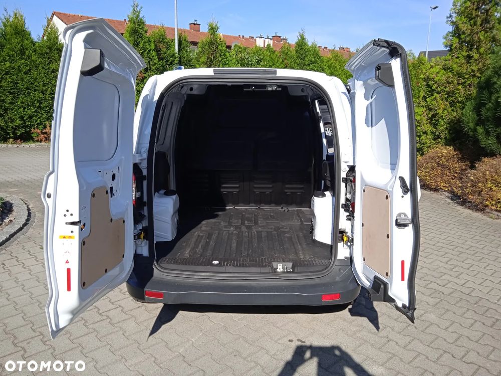 Ford Courier - 13