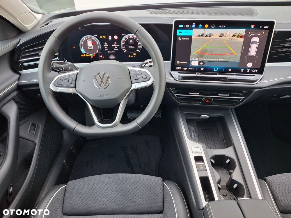 Volkswagen Passat - 25