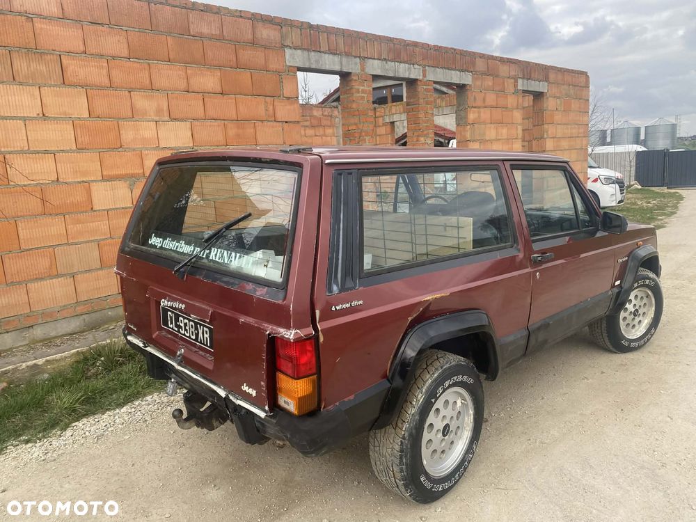 Jeep Cherokee - 35