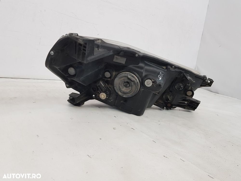 Far stanga Toyota Hilux dupa 2015 - 5