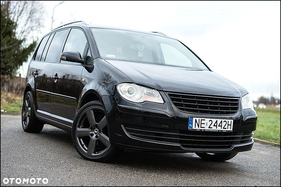 Volkswagen Touran - 1