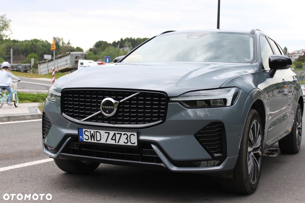 Volvo XC 60 B5 B AWD Plus Black Edition - 24