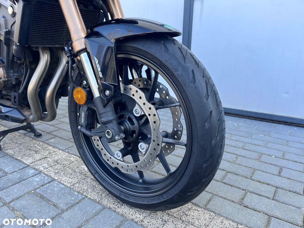 Honda CB - 23