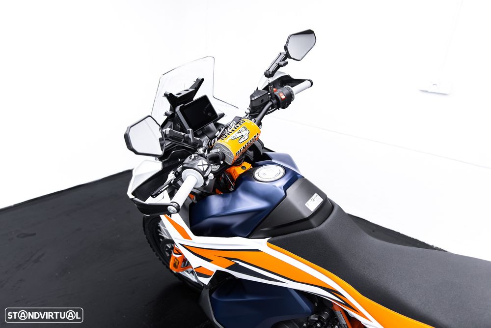 KTM 890 - 19
