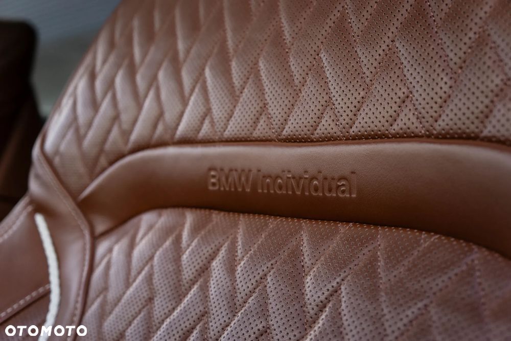 BMW Seria 7 750i xDrive - 17