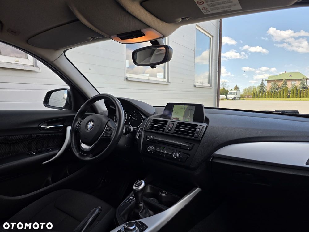 BMW Seria 1 116i - 25