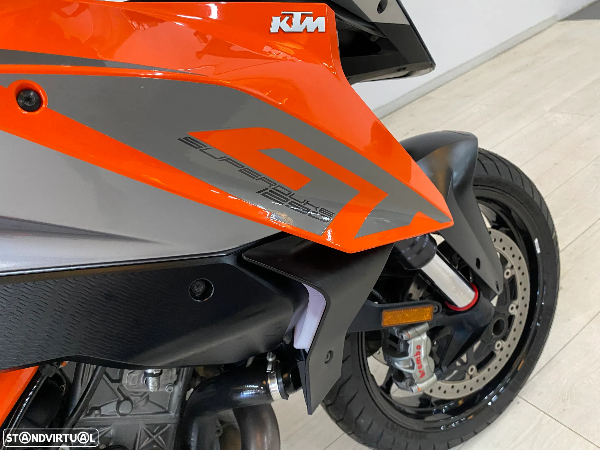 KTM Duke 1290 SUPER DUKE  GT - 13