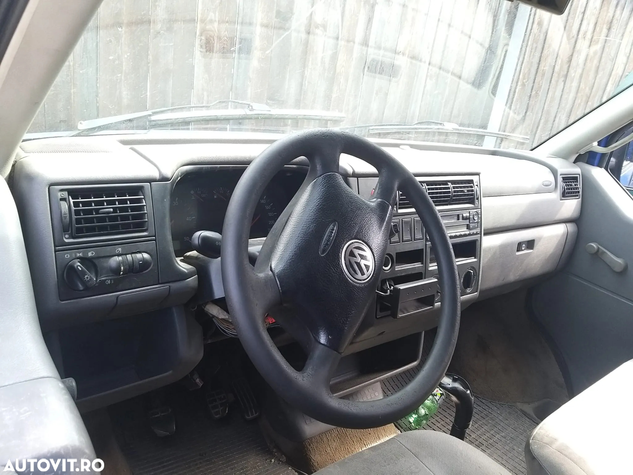 Dezmembram Volkswagen Transporter T4 Caravelle 2.5 TDI din 2000, cod motor: AJT - 2