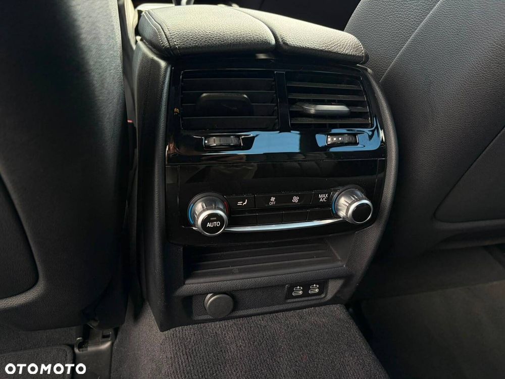 BMW Seria 5 530d xDrive mHEV M Sport sport - 31