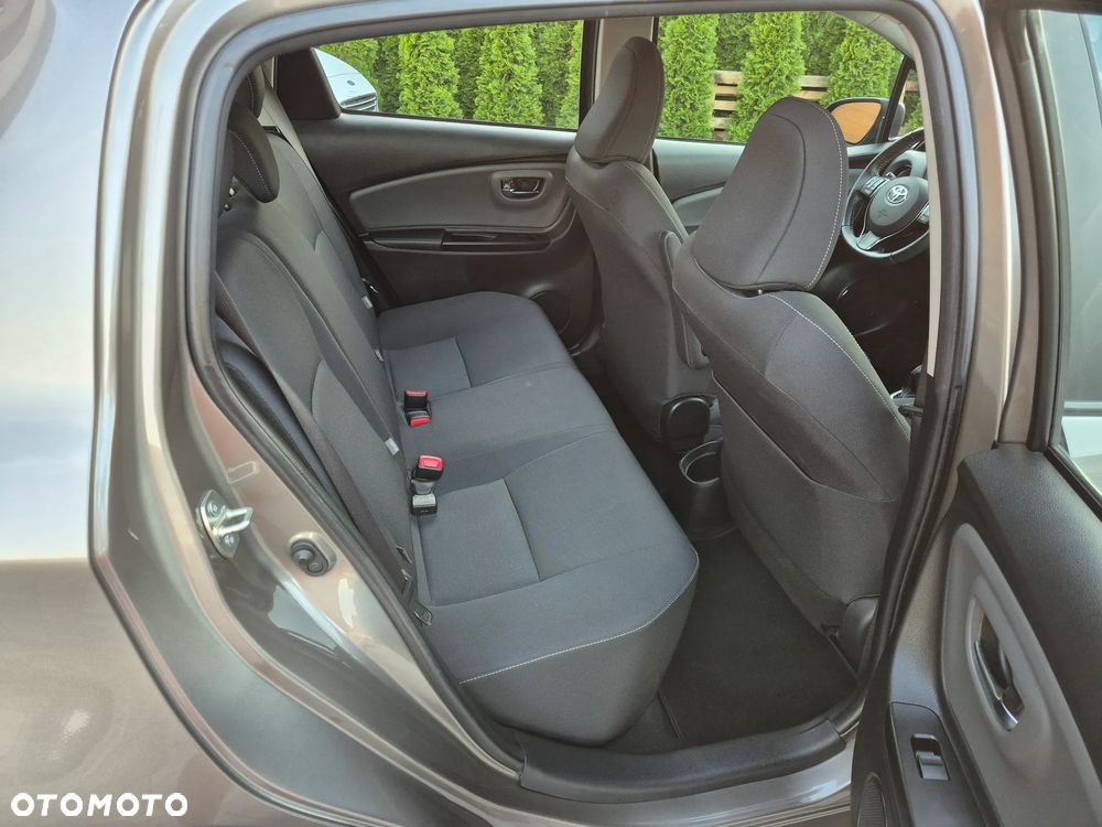 Toyota Yaris 1.33 VVT-i Lounge - 17