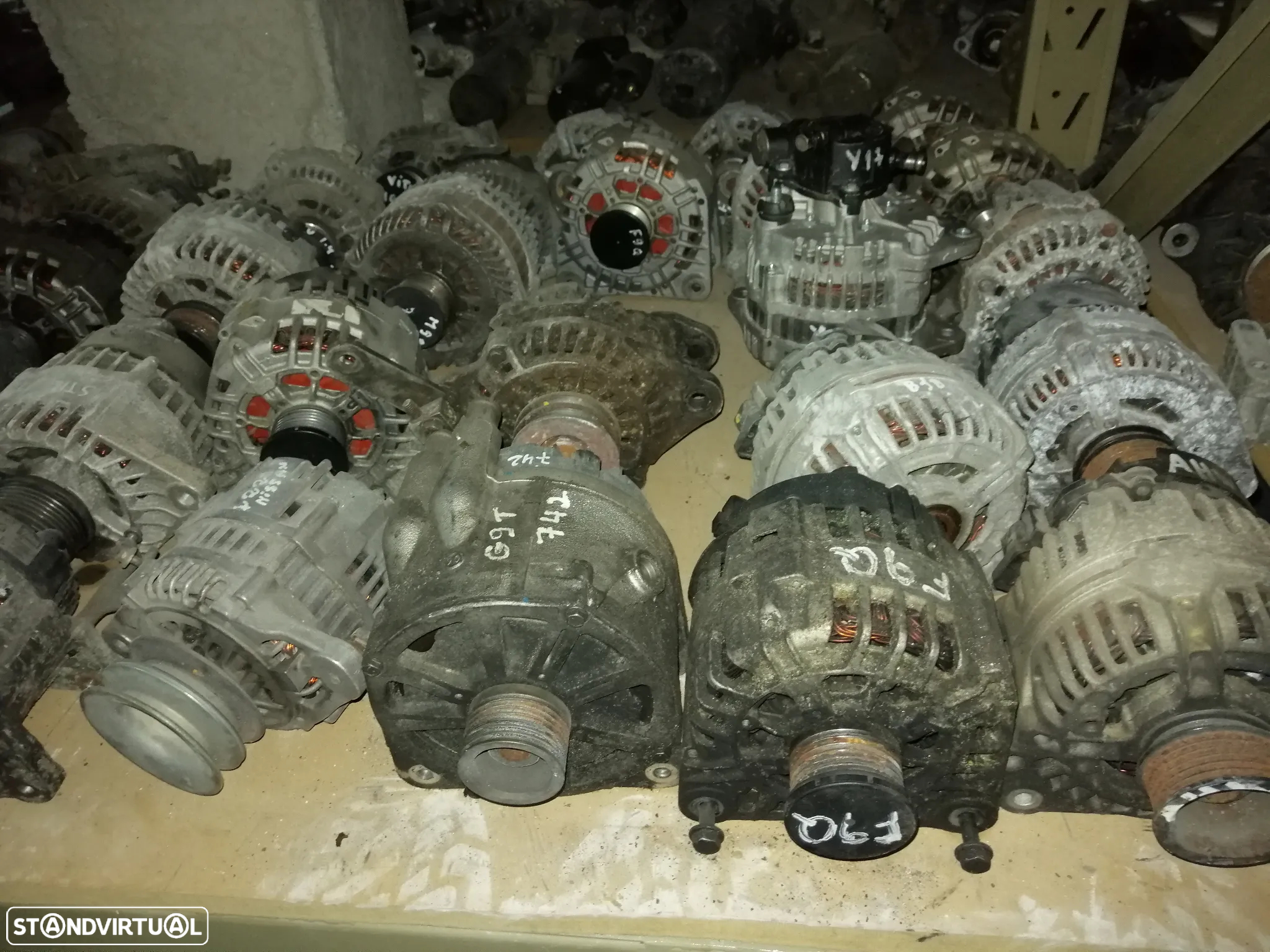 Lote de peças usadas Motor Caixa Alternador Arranque Direção Porta Tampa mala ETC ETC - 4