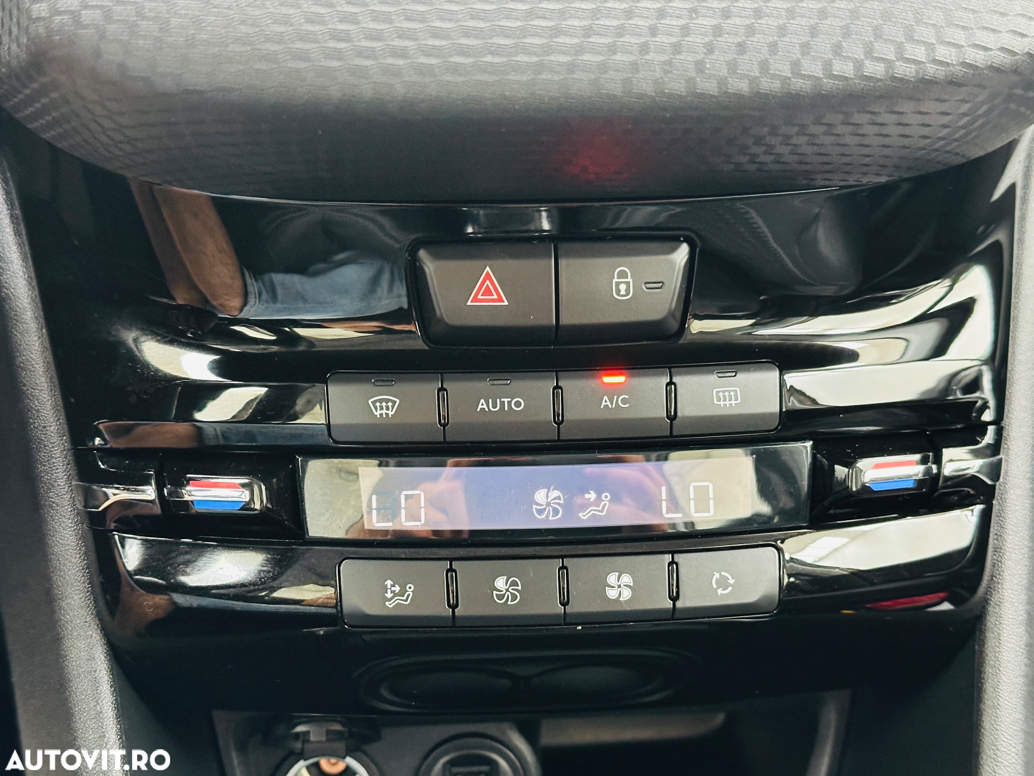 Peugeot 2008 - 36