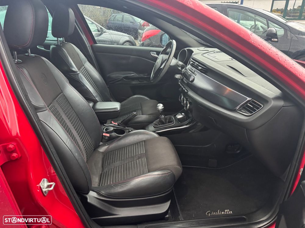 Alfa Romeo Giulietta 1.6 JTDM Distinctive - 26