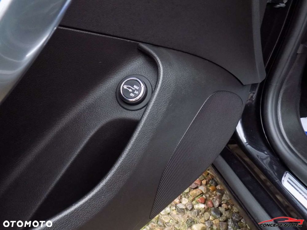 Opel Insignia - 25