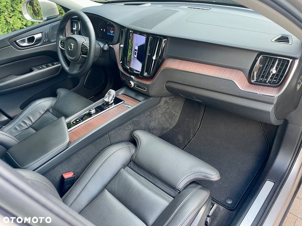 Volvo XC 60 T6 AWD Plug-In Hybrid Inscription Expression - 13