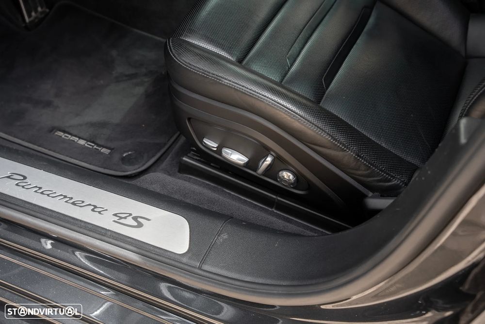 Porsche Panamera Sport Turismo - 26