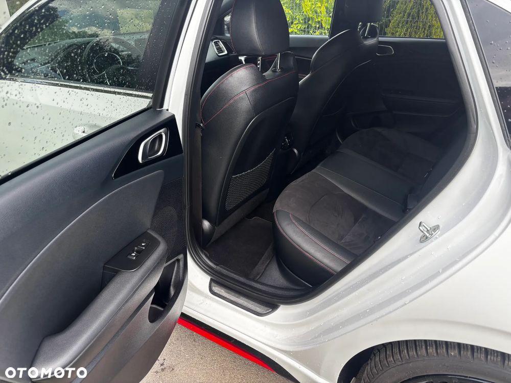 Kia Ceed 1.6 T-GDI GT XL - 12