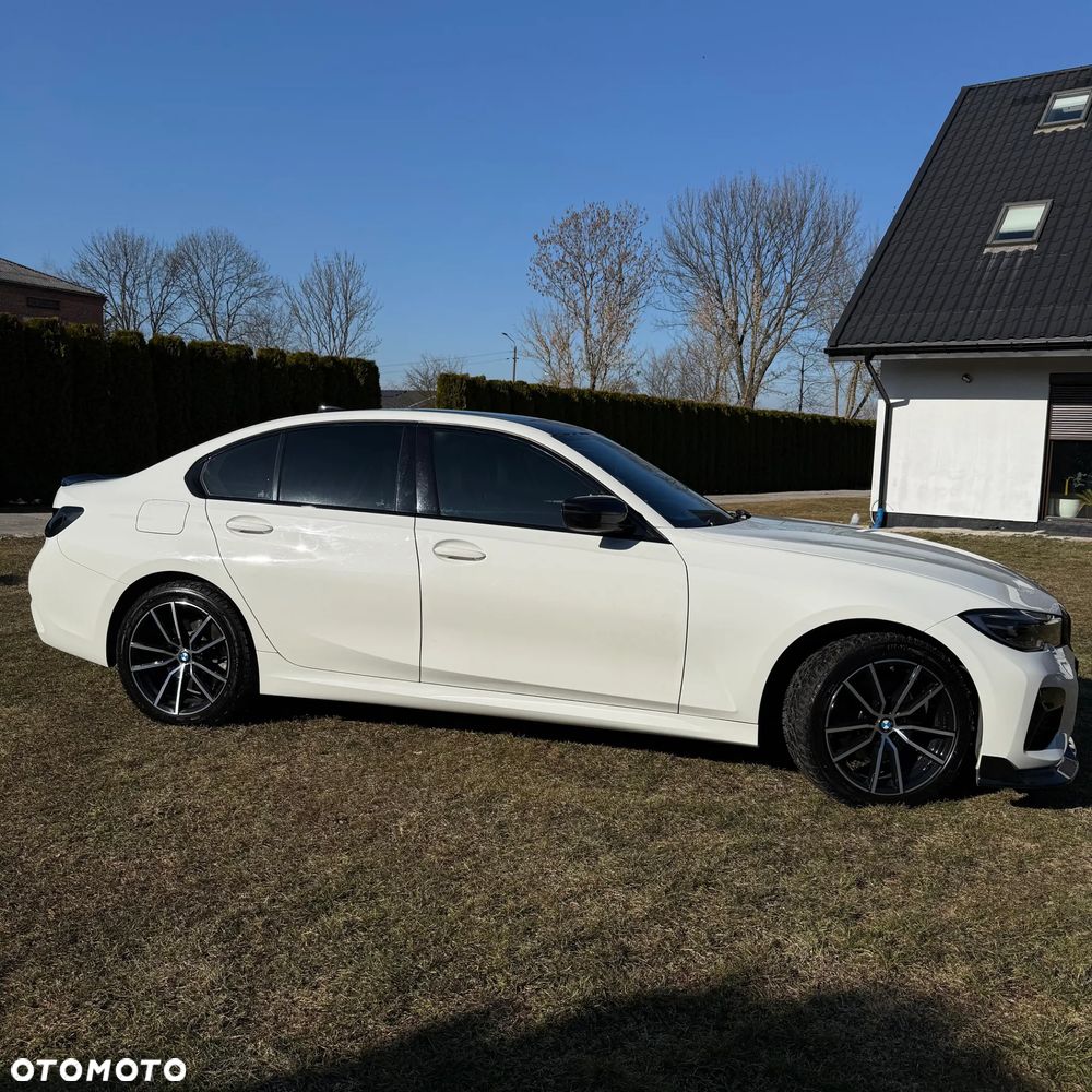 BMW Seria 3 330i xDrive M Sport - 4