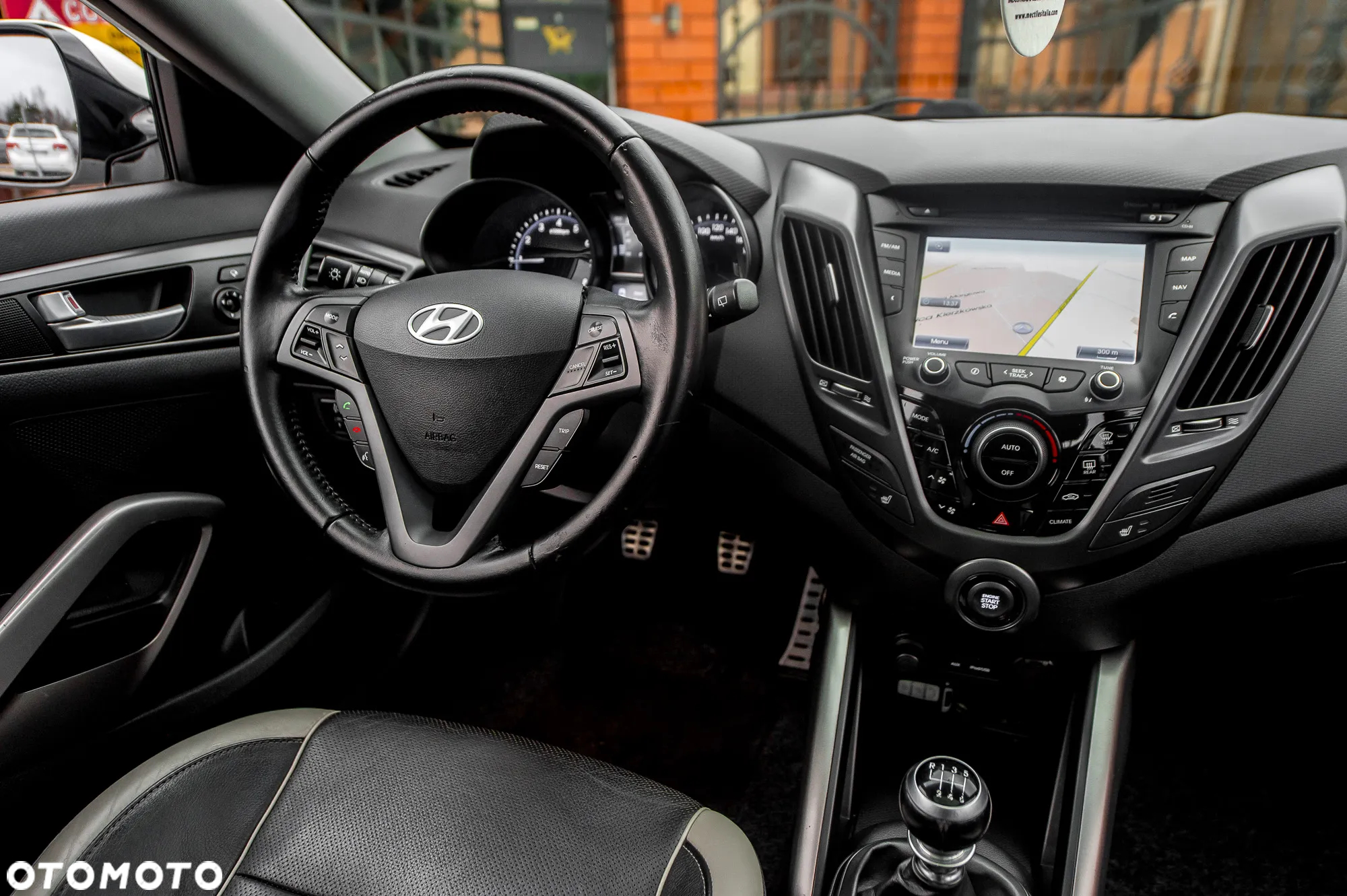 Hyundai Veloster 1.6 Turbo Premium - 22