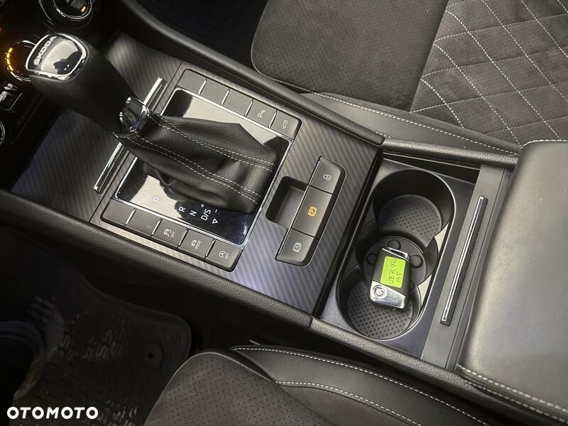Skoda Superb 2.0 TSI Sportline DSG - 17